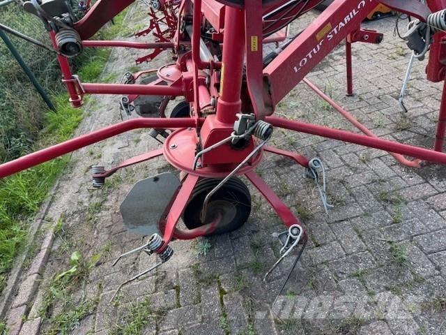 Lely Lotus 675 耙與翻草機
