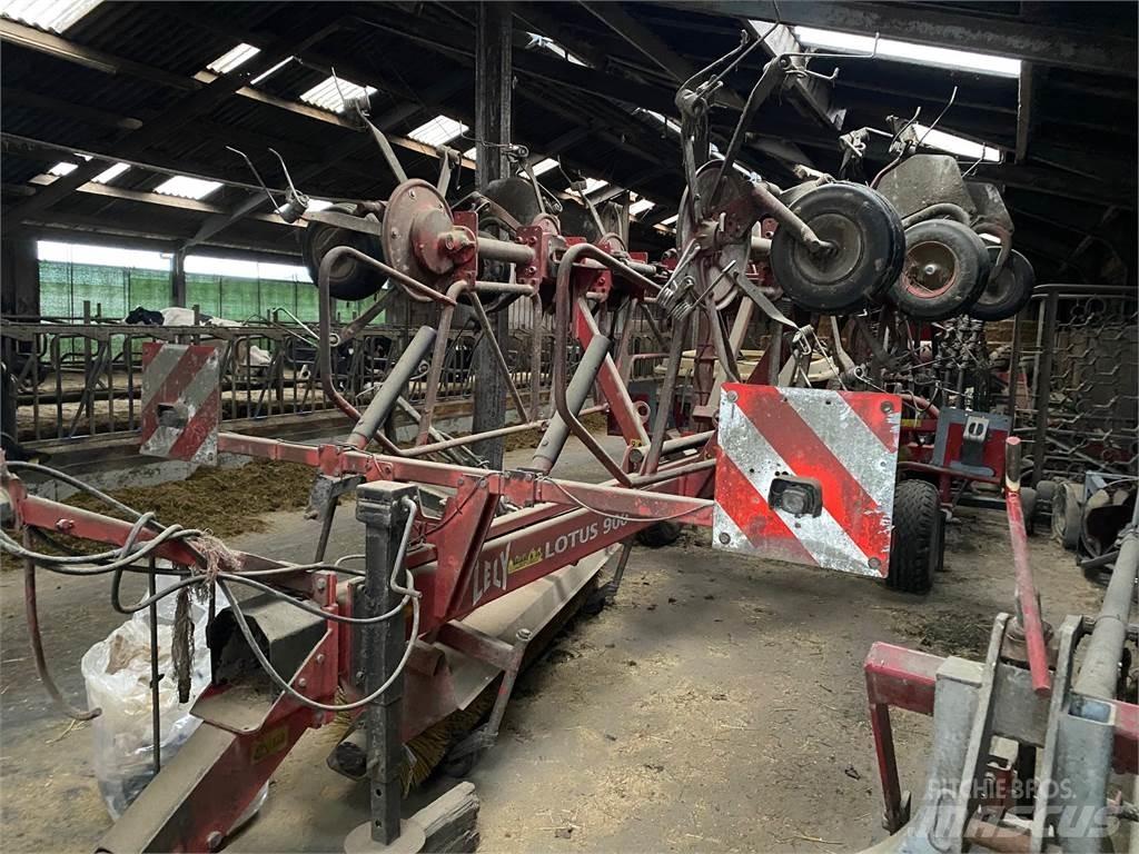 Lely Lotus 900 耙與翻草機