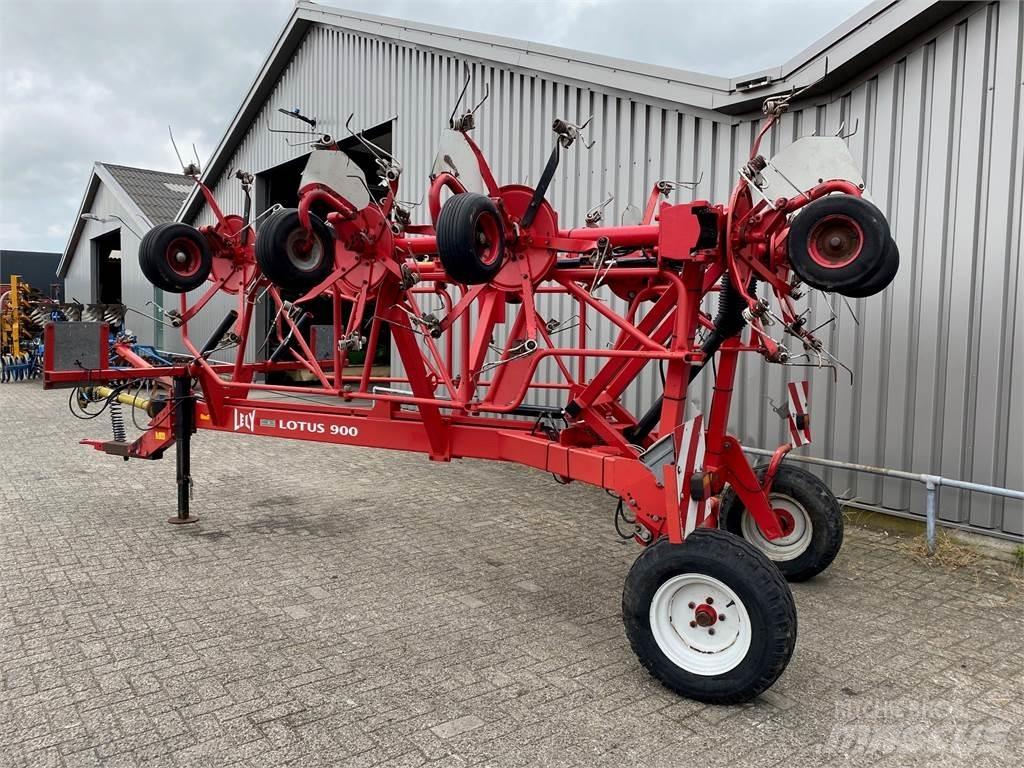 Lely Lotus 900 耙與翻草機