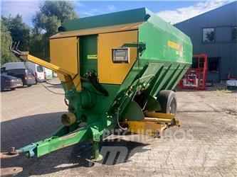 Marmix 15 m3 混合餵料機
