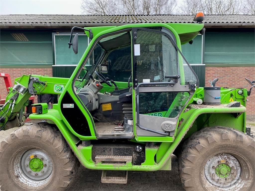 Merlo P 40.7 CS 農業用伸縮臂裝載機