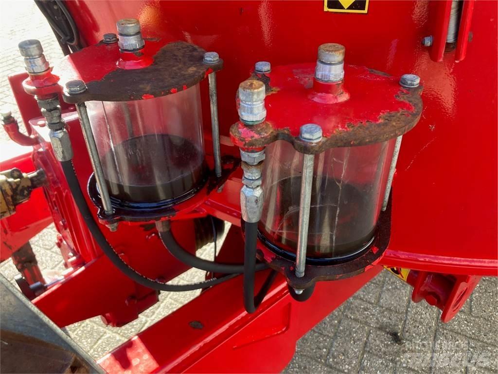Peecon Biga 17 M3 混合餵料機