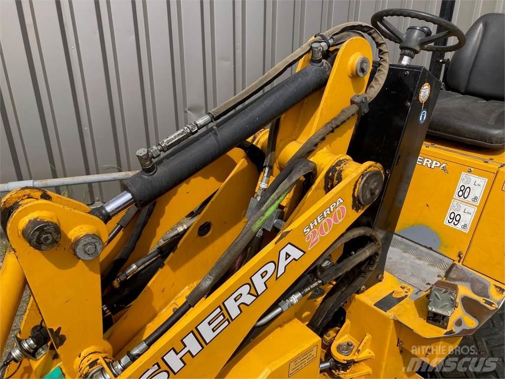 Sherpa 200 前端裝載機和挖掘機