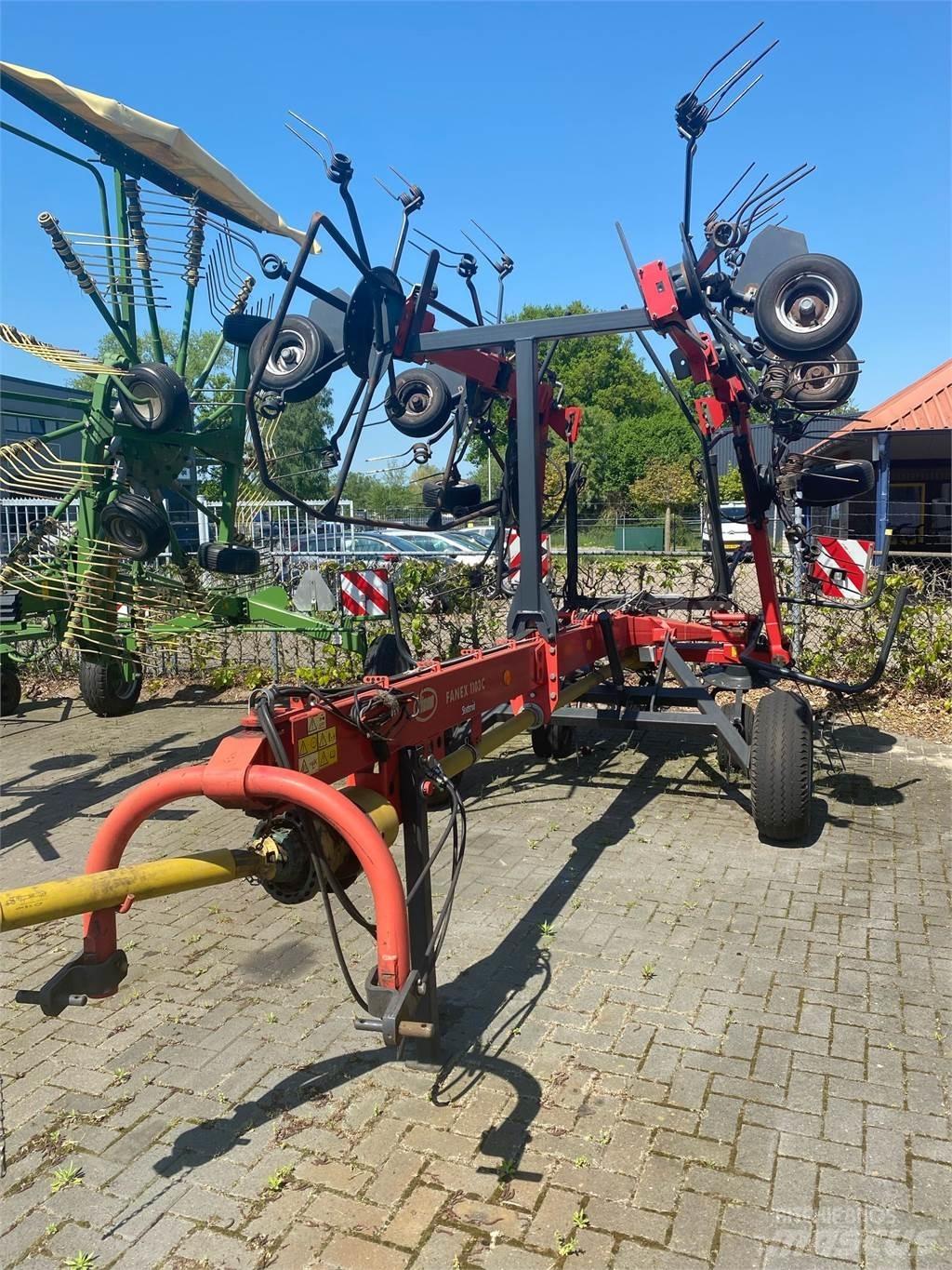 Vicon Fanex 1103 C 耙與翻草機