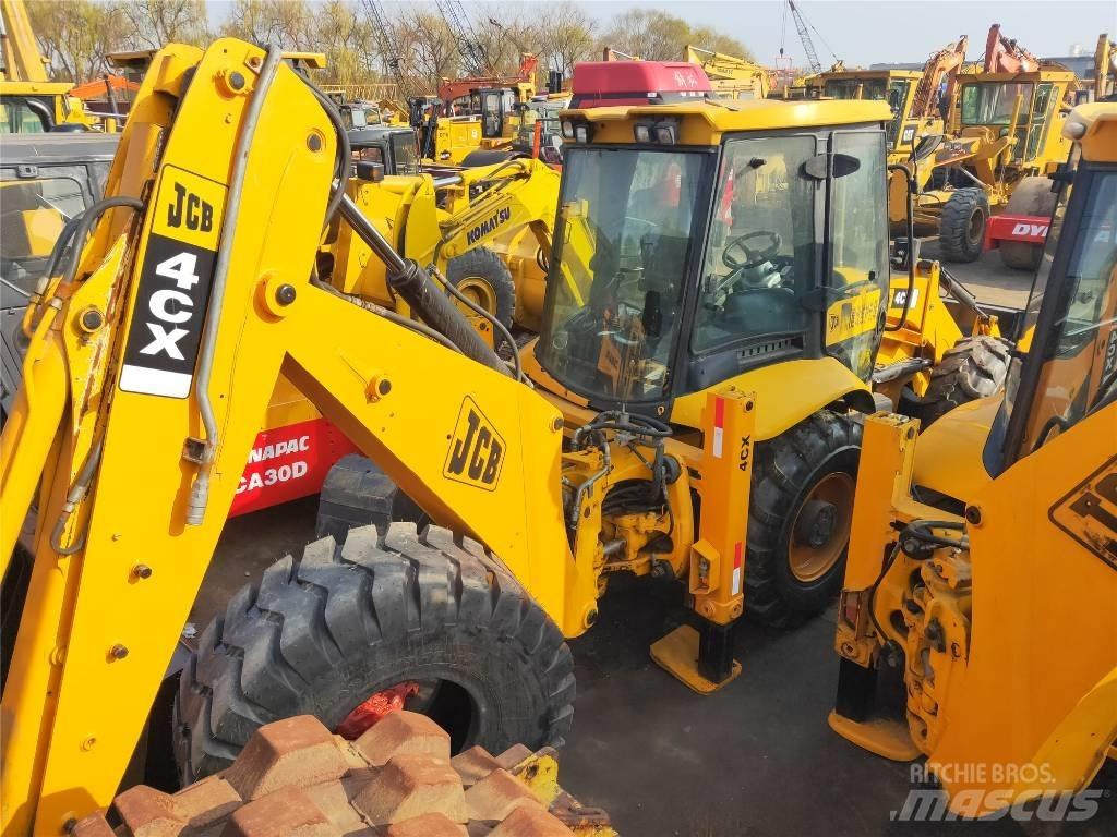 JCB 4CX 反鏟裝載機