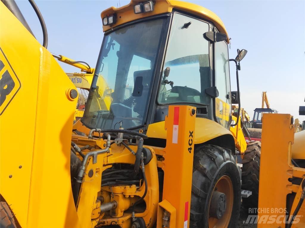 JCB 4CX 反鏟裝載機