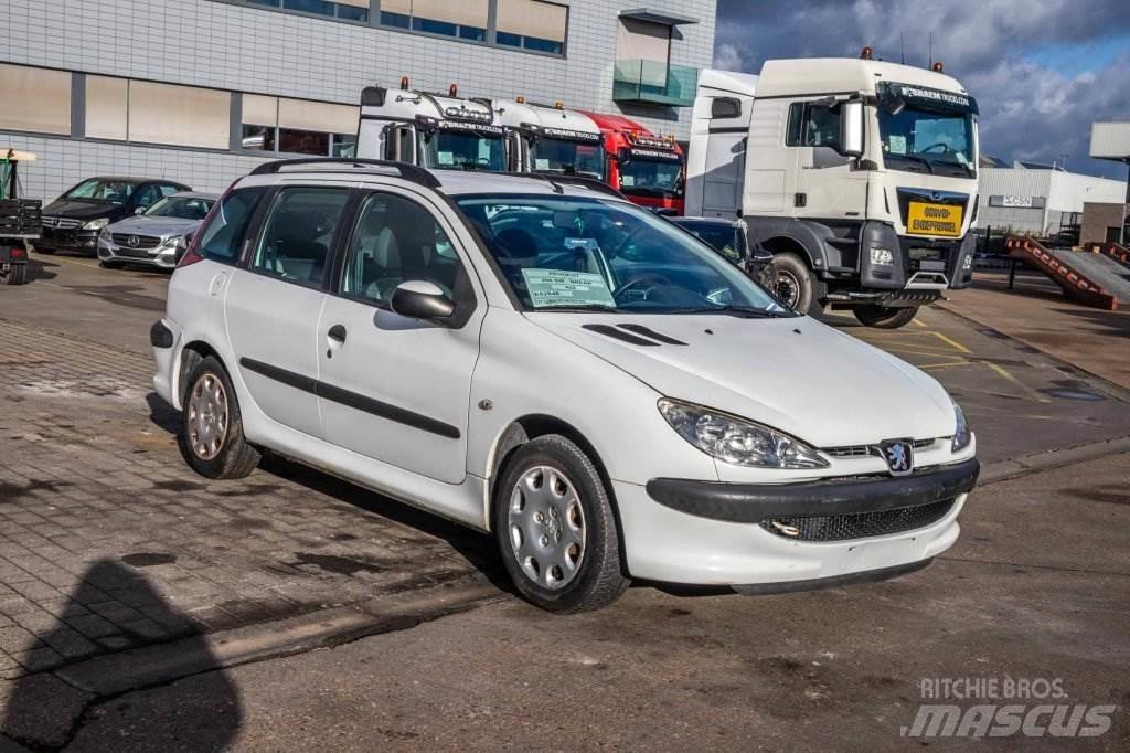 Peugeot 206 SW 汽車