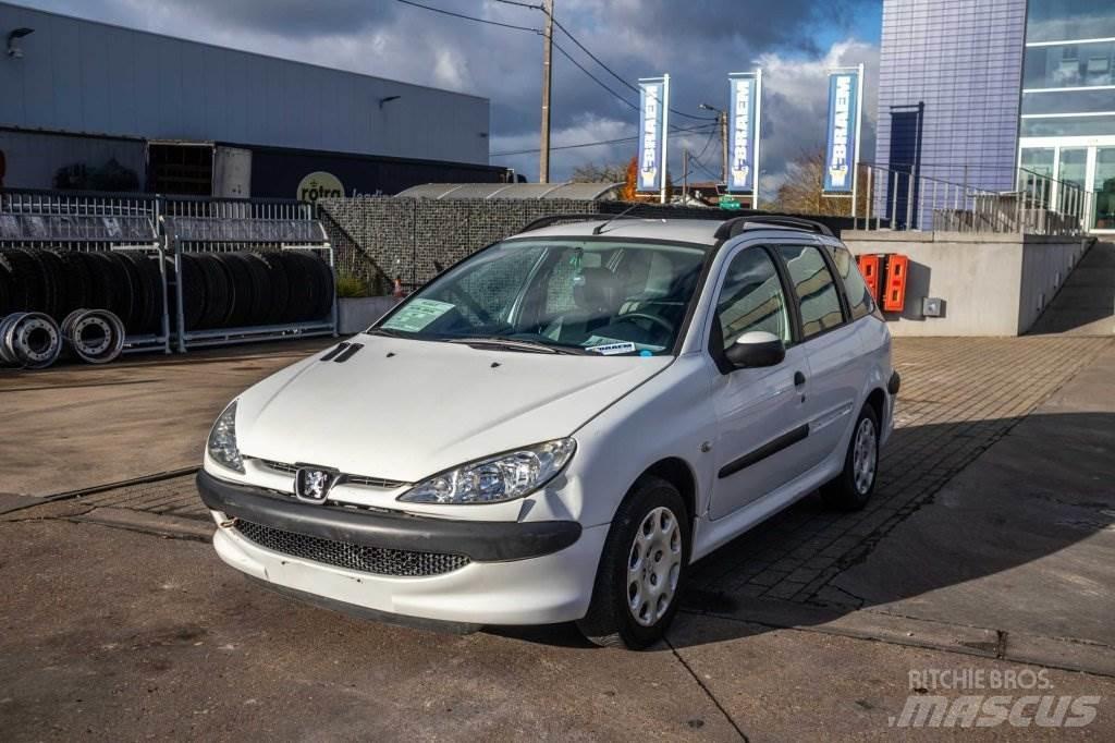 Peugeot 206 SW 汽車