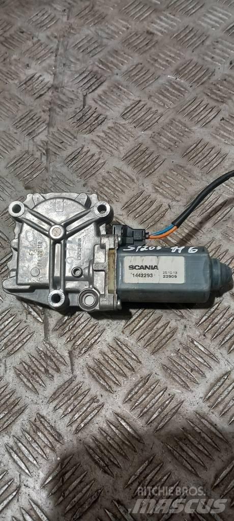 Scania R 440.   1442293 電子設備