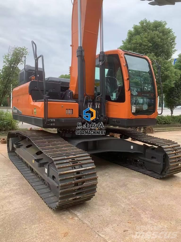 Develon DX 215 中型挖土機/掘鑿機/挖掘機 7t-12t