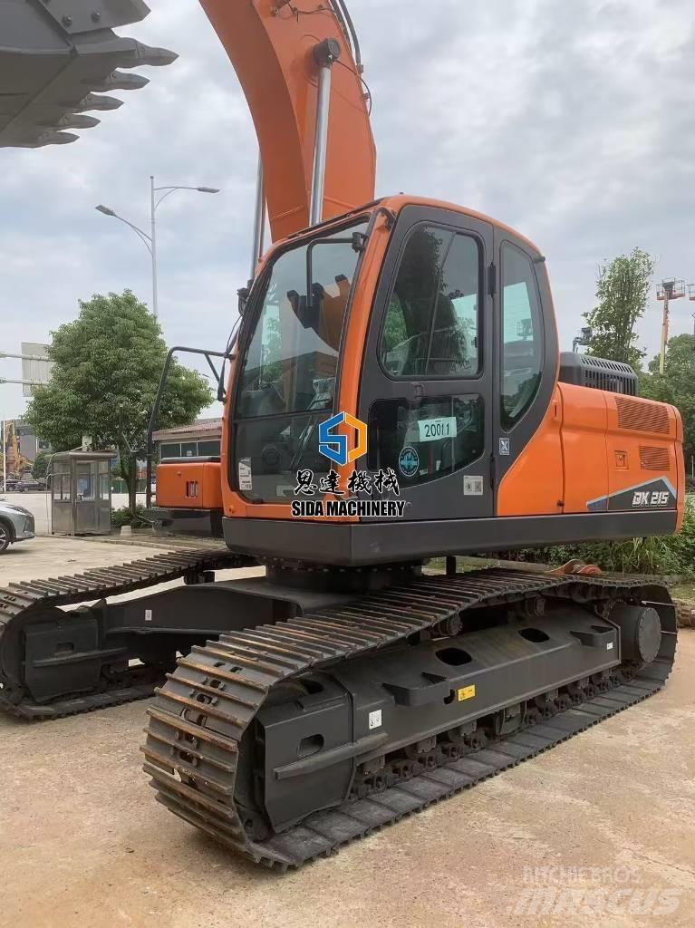 Develon DX 215 中型挖土機/掘鑿機/挖掘機 7t-12t