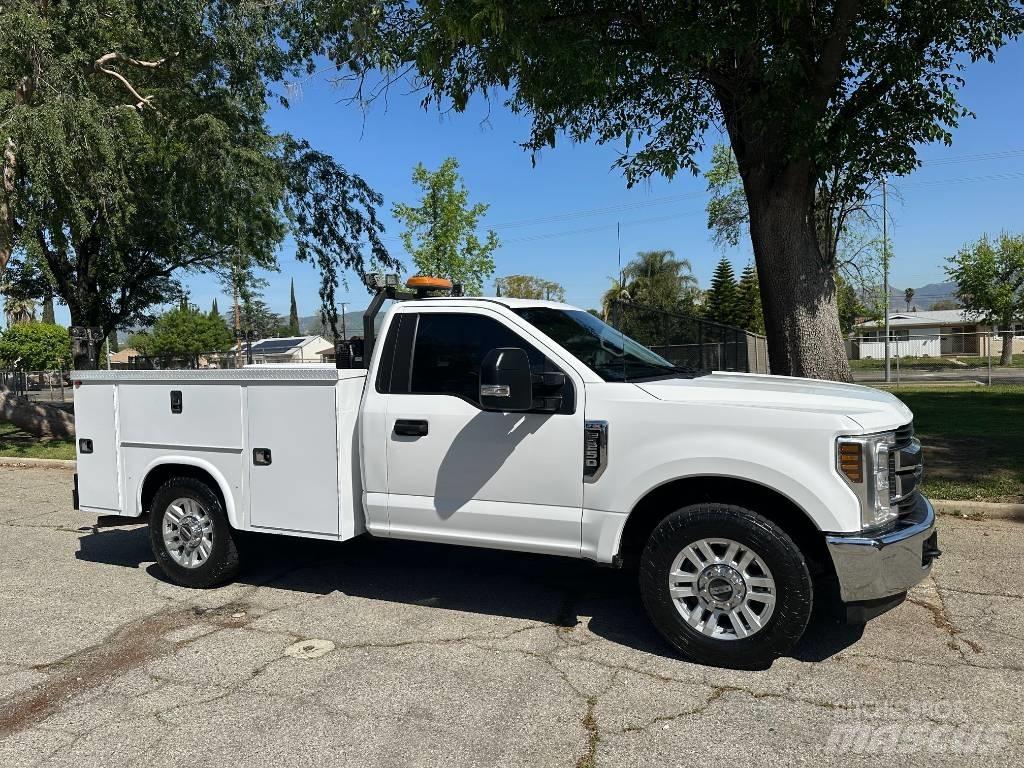 Ford F250 皮卡.傳統半斗卡車/側卸板