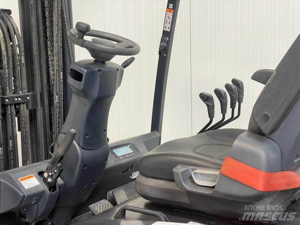 Doosan B50XC-7 電動堆高機