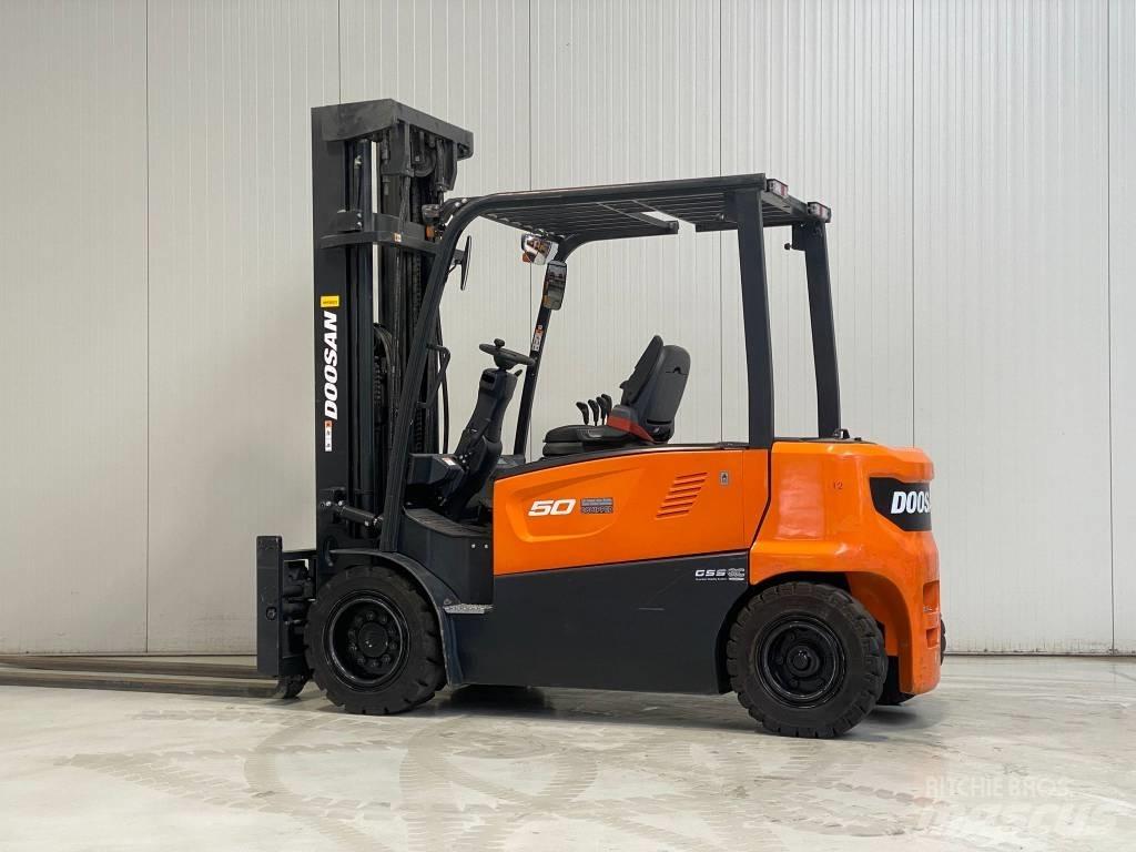 Doosan B50XC-7 電動堆高機