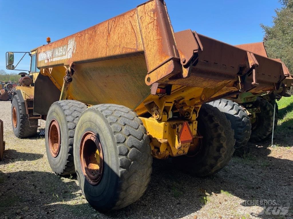 Volvo A25C 鉸接式起吊車