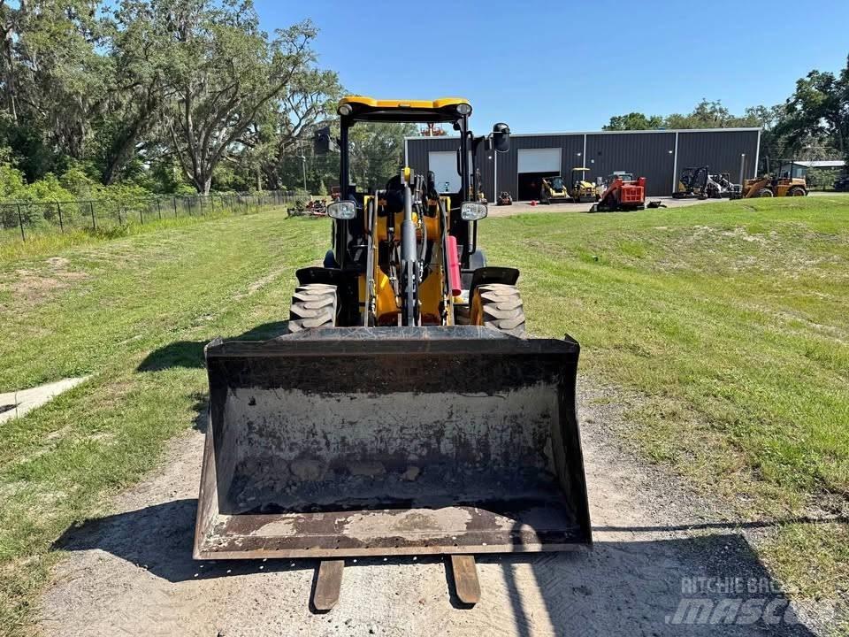 JCB 407 輪胎式裝載機