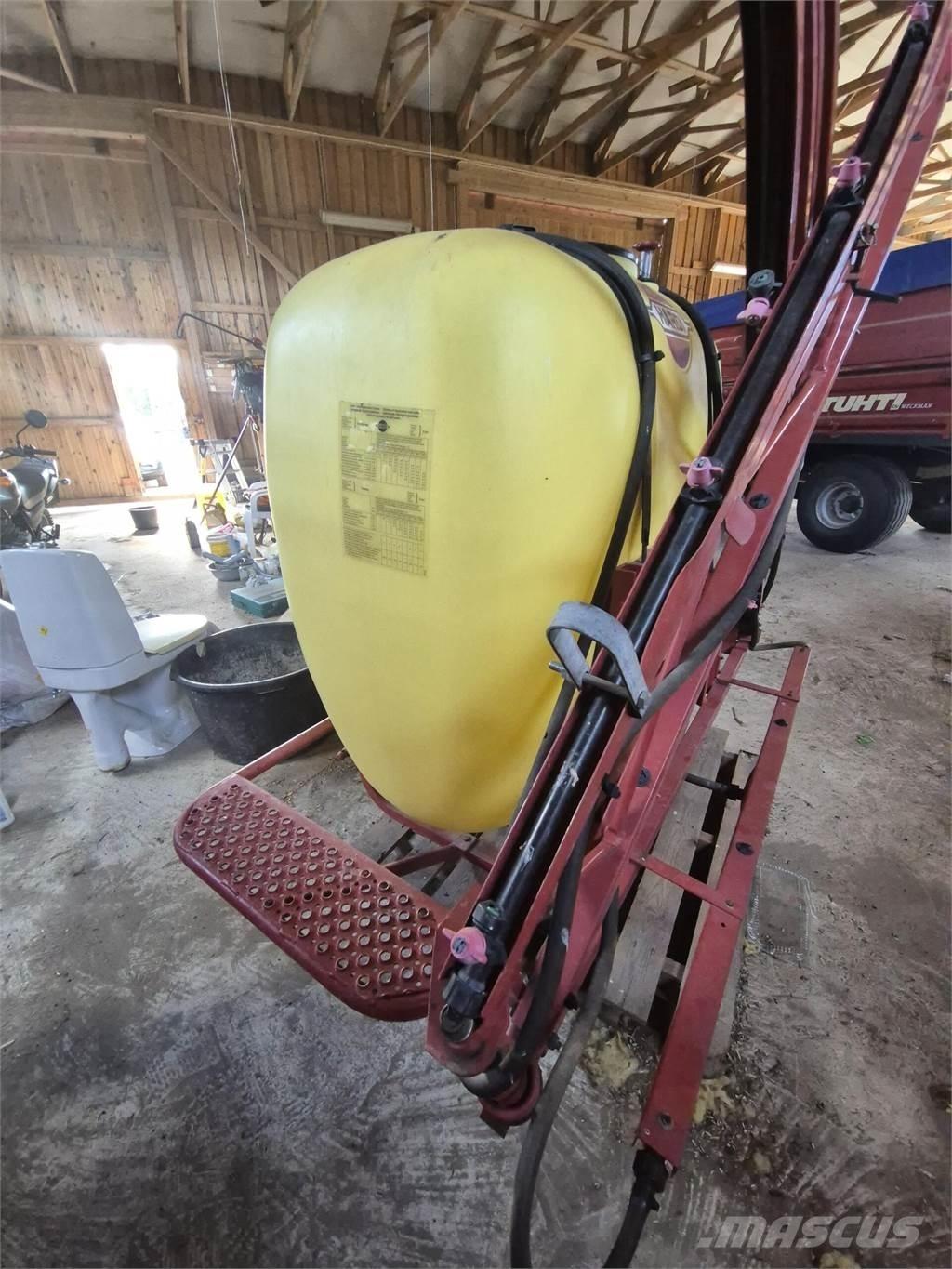 Hardi 600/11 牽引式噴霧機