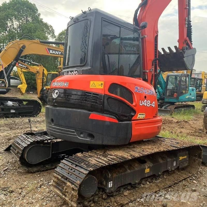 Kubota U 48 小型挖土機/掘鑿機<7t(小型挖掘機)