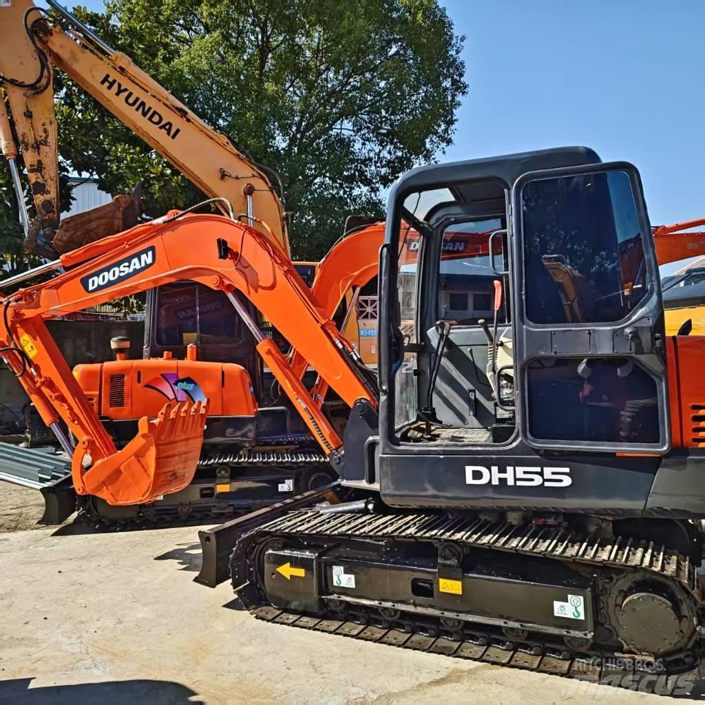 Doosan DH 55 小型挖土機/掘鑿機<7t(小型挖掘機)