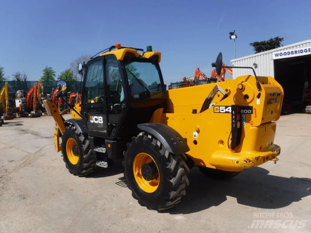 JCB 540-200 伸縮臂操作車
