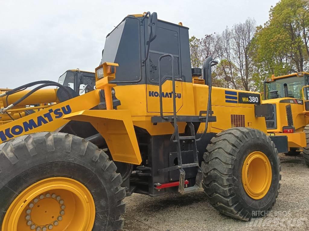 Komatsu WA 380 輪胎式裝載機