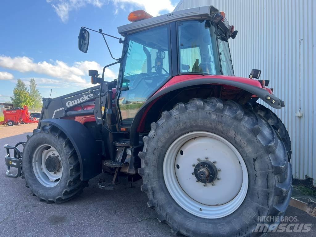 Massey Ferguson 8220 曳引機