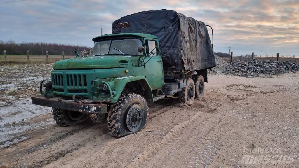 ZIL 157 K 6x6 貨箱式卡車