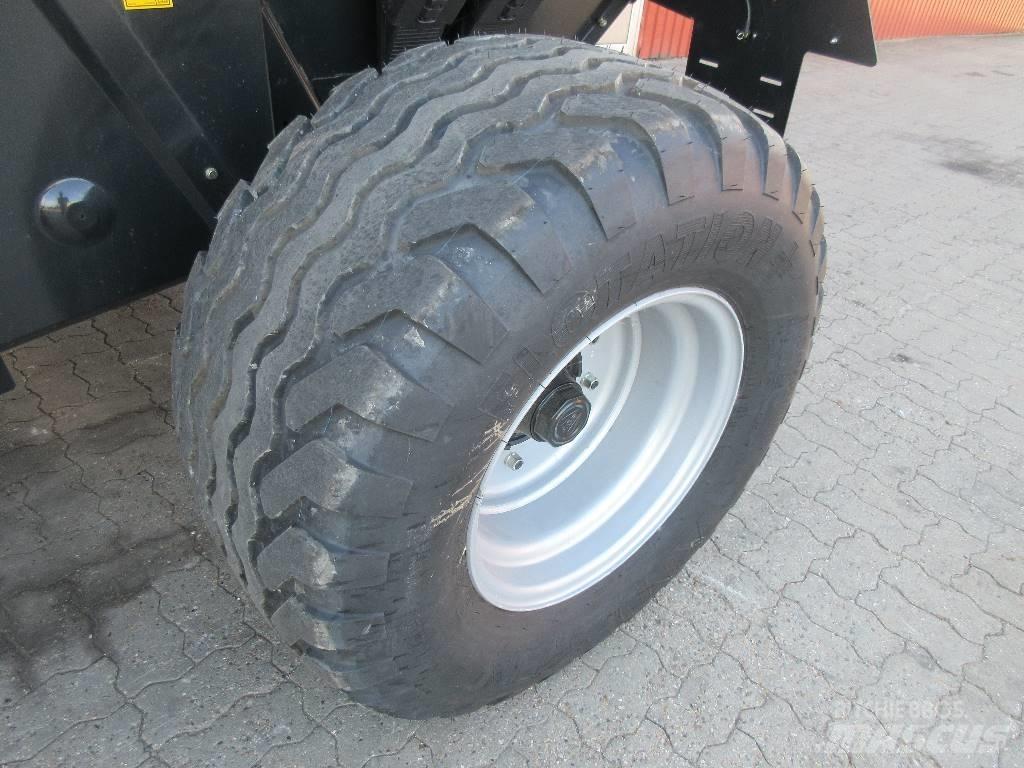Case IH RB 465 圓型牧草打包機