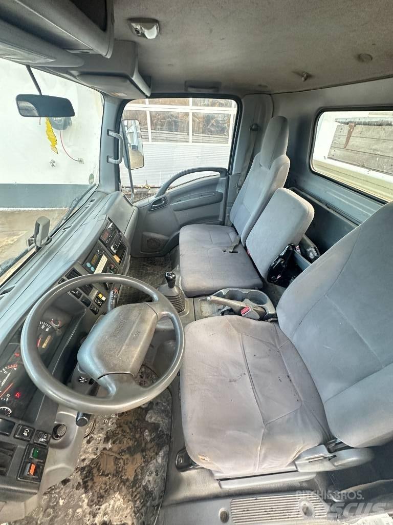 Isuzu N2R 75 D 傾卸式卡車
