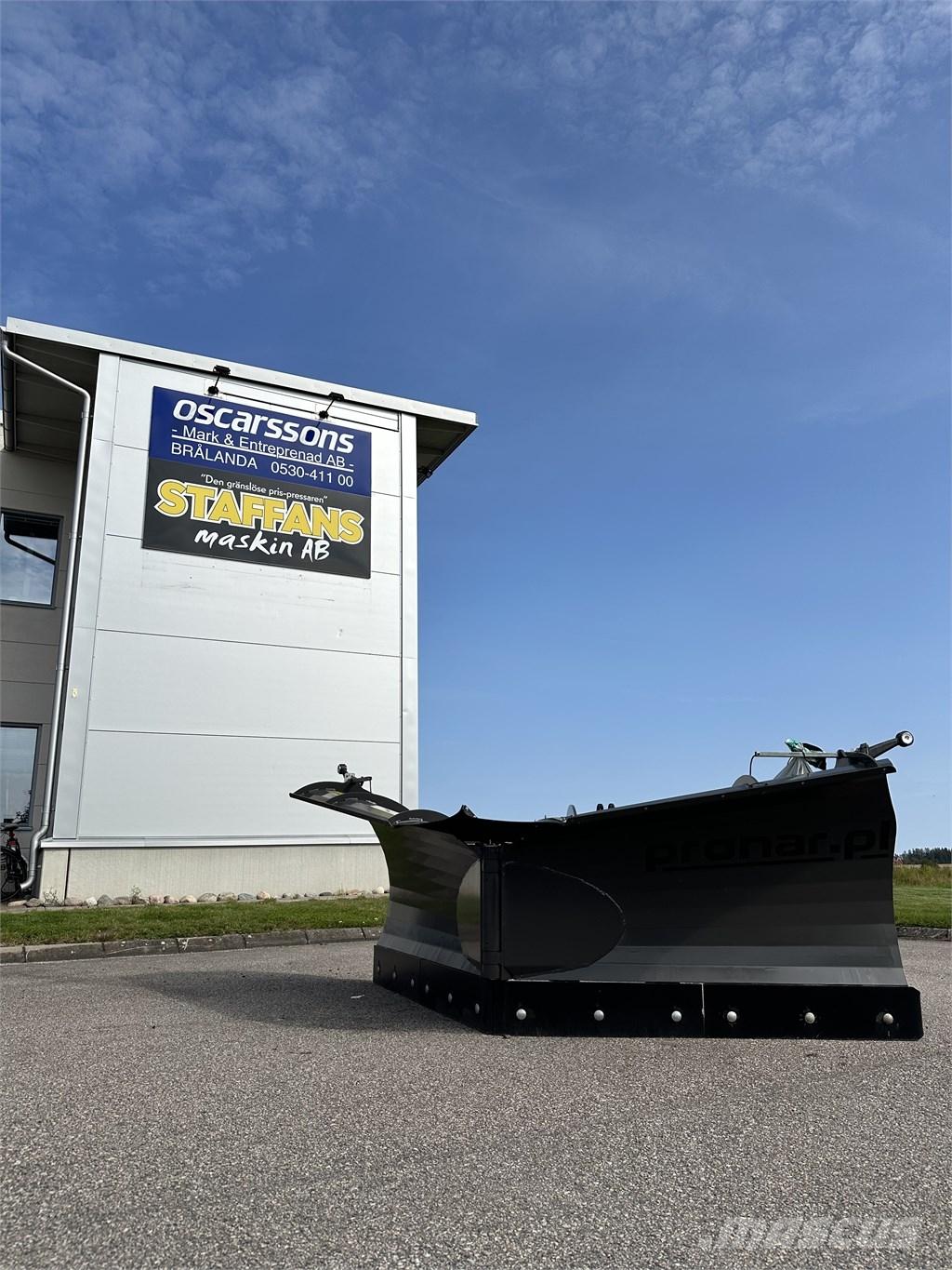 Pronar PUV Vikplogar 刮雪板和犁