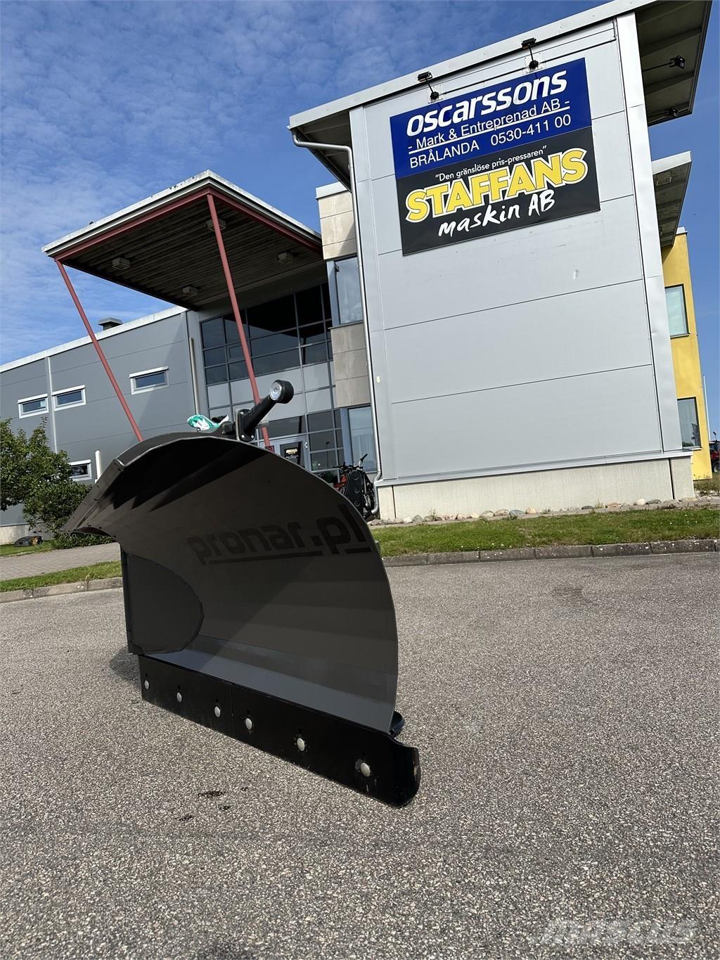 Pronar PUV Vikplogar 刮雪板和犁