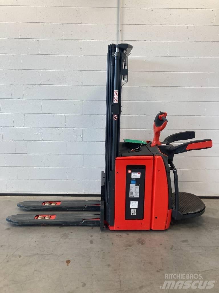 Linde L16AP/1173 自走式堆積機