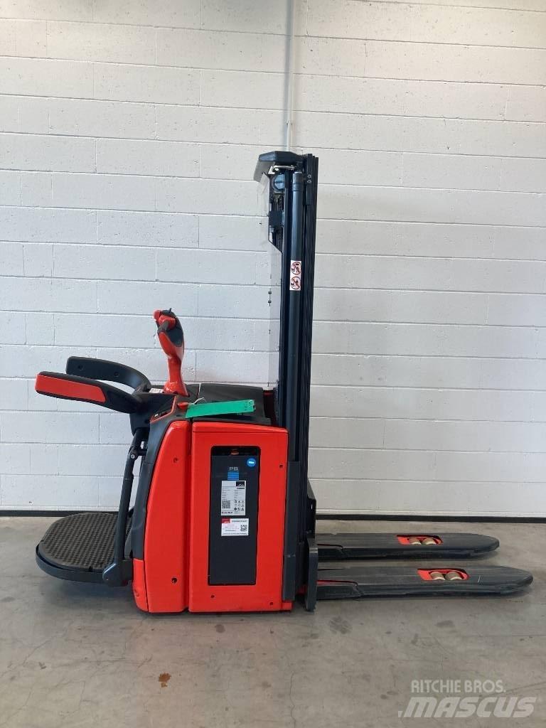 Linde L16AP/1173 自走式堆積機
