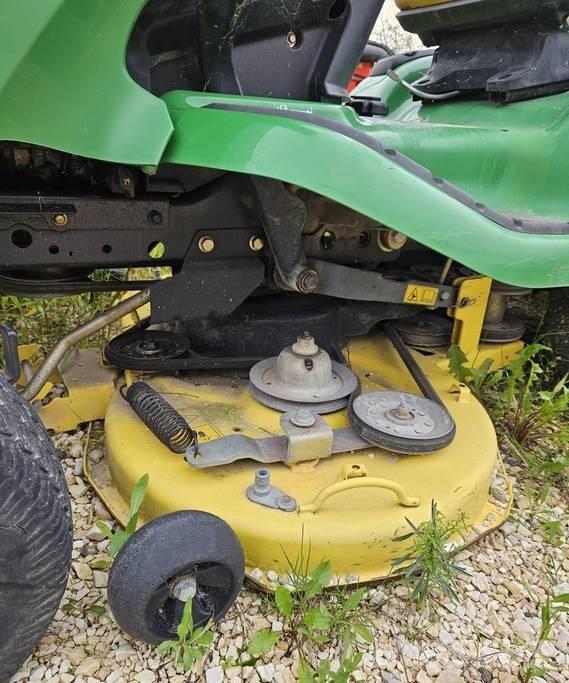 John Deere X 300 R 騎乘式割草機