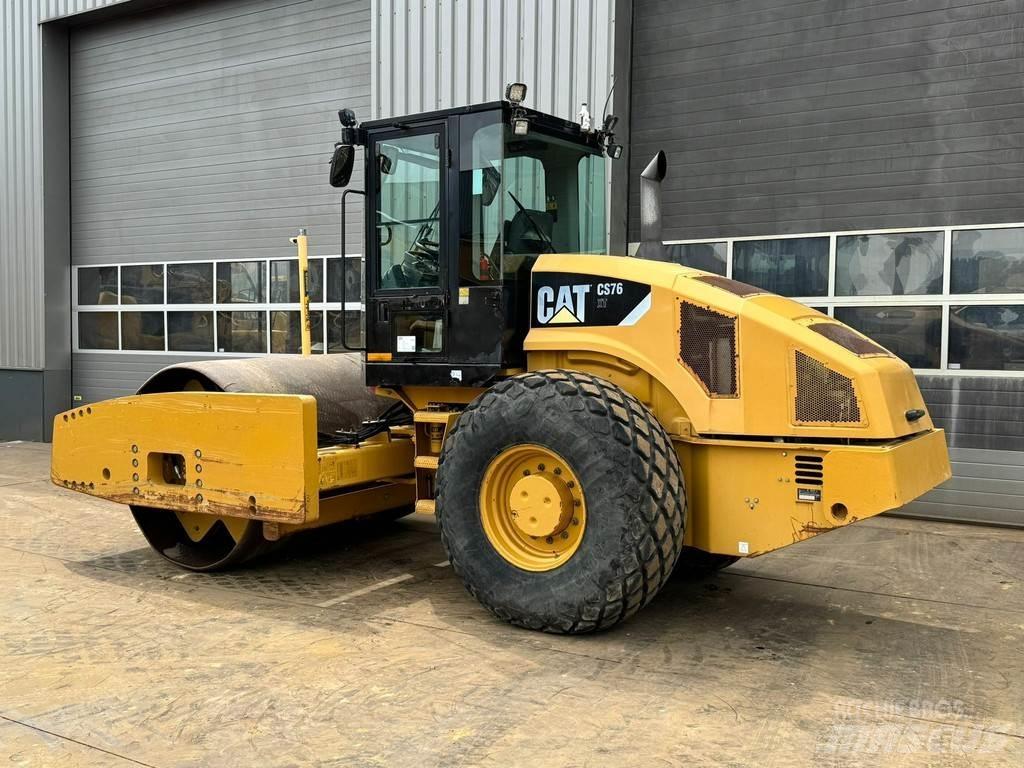 CAT CS76 XT 單輪滾壓機