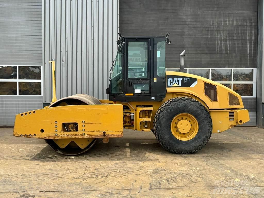 CAT CS76 XT 單輪滾壓機