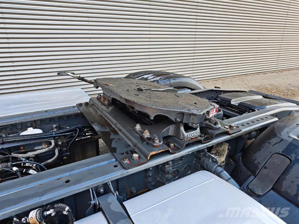 DAF XF 460 4x2 曳引機組件