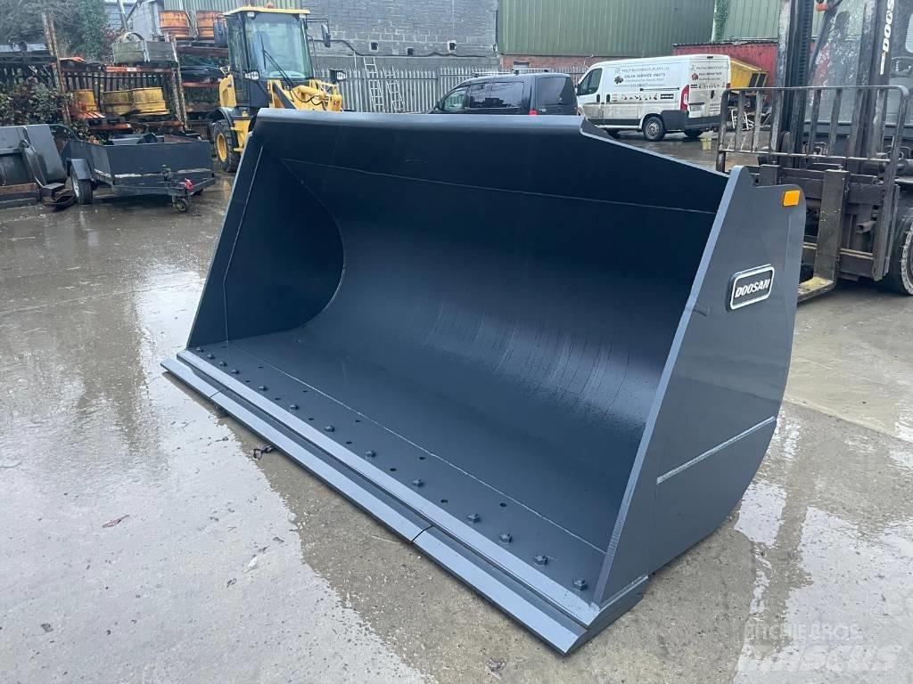 Doosan DL 320-7 鏟斗