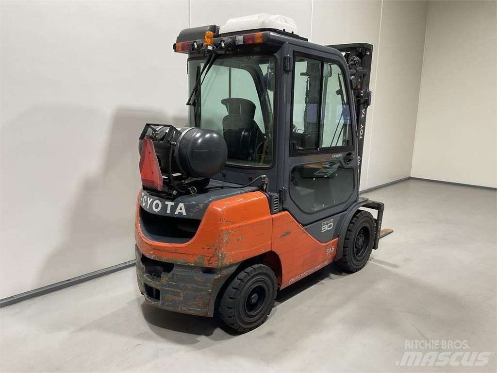 Toyota 02-8FGF30 液化石油氣LPG卡車