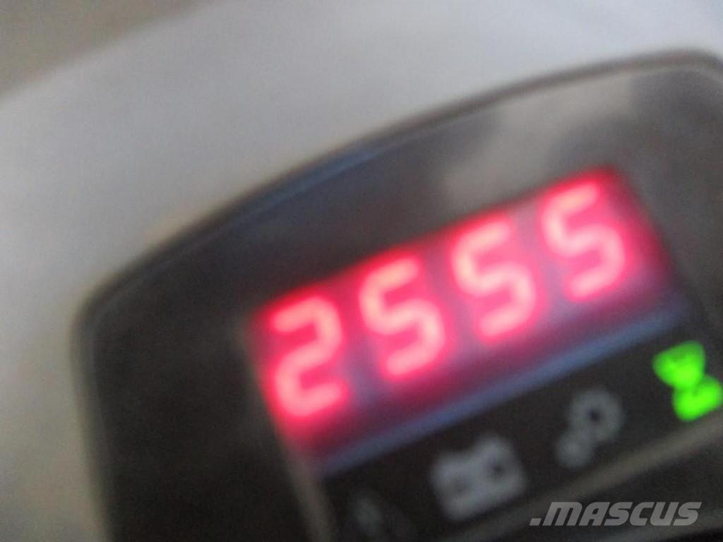 Toyota LPE250 平台型低架升降機