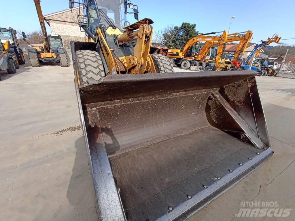 Komatsu WA270-7 輪胎式裝載機