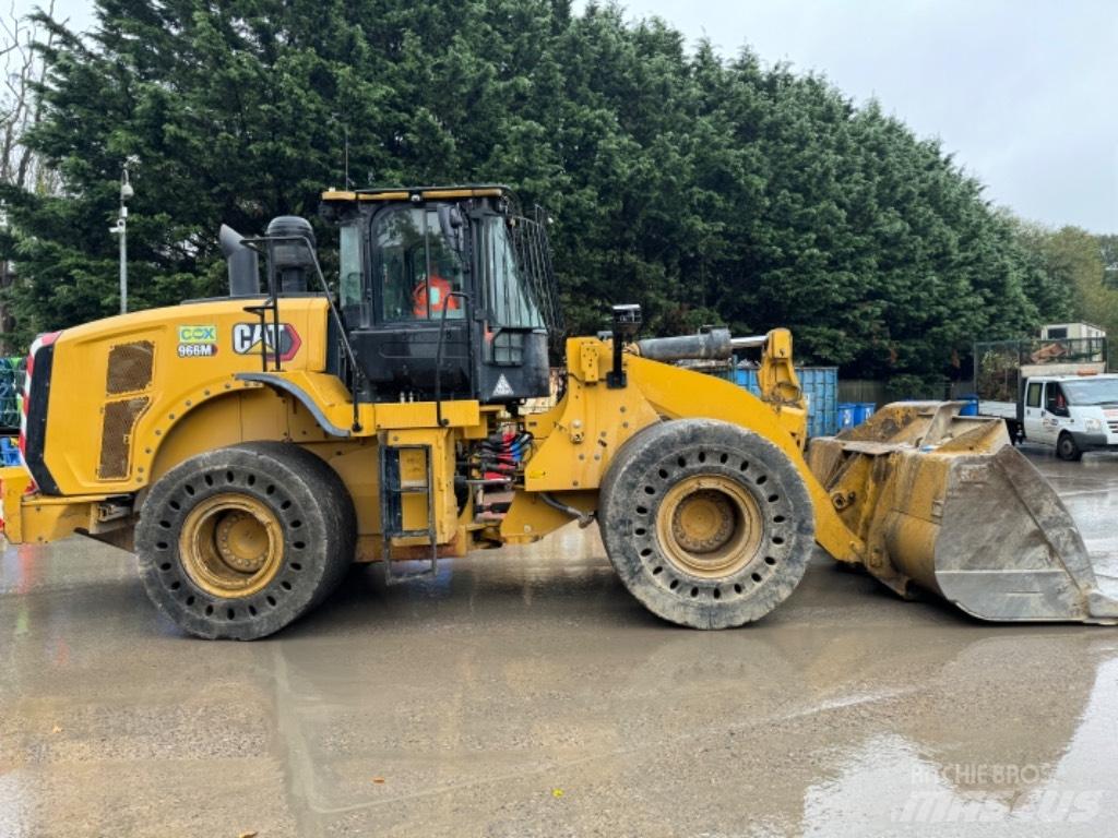CAT 966 M 輪胎式裝載機