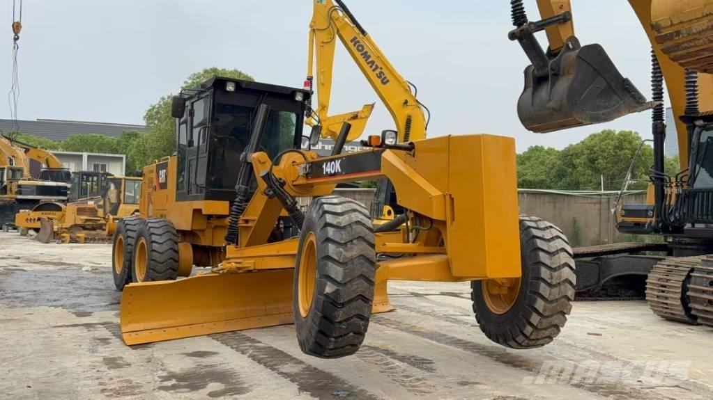 CAT 140K 平土機