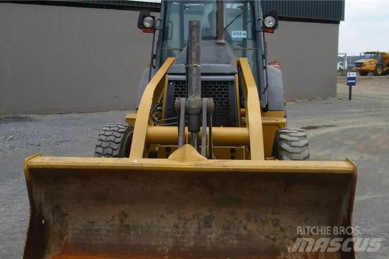 Bell 315SJ 4X4 反鏟裝載機