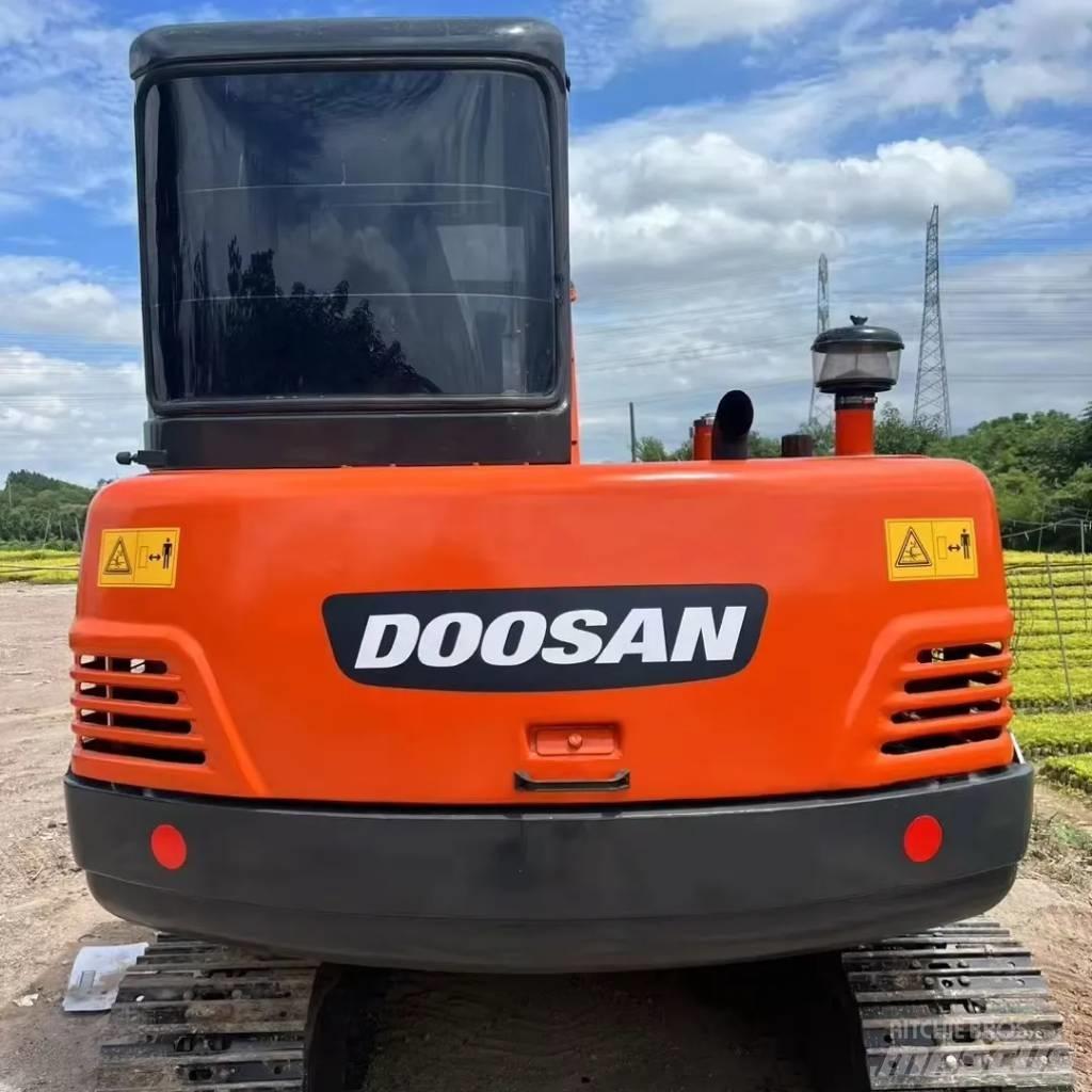 Doosan DH 55 小型挖土機/掘鑿機<7t(小型挖掘機)