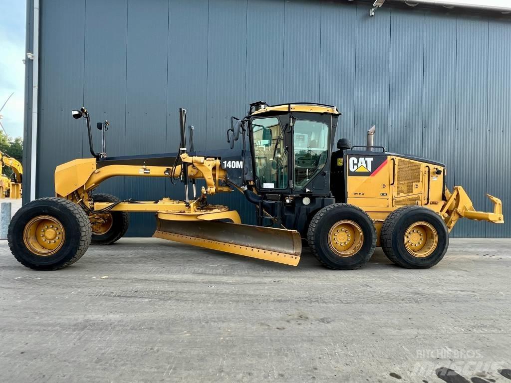 CAT 140M 平土機