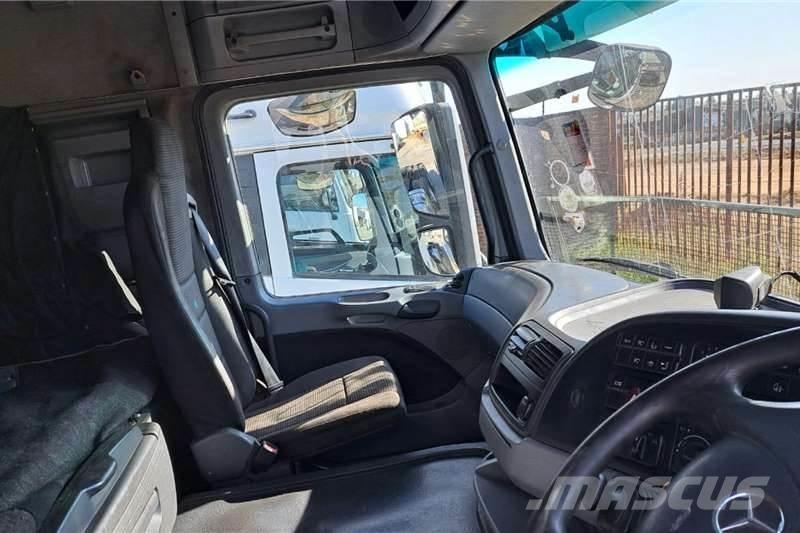 Mercedes-Benz 2644 其他貨車