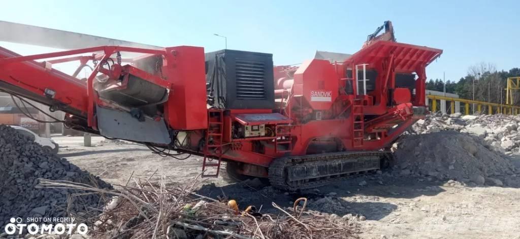 Sandvik QJ 330 移動式壓碎機