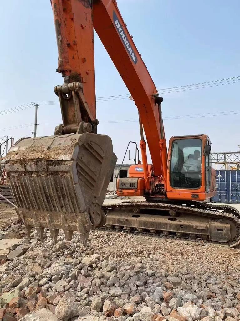 Doosan DX 225 LC 履帶式 挖土機/掘鑿機/挖掘機
