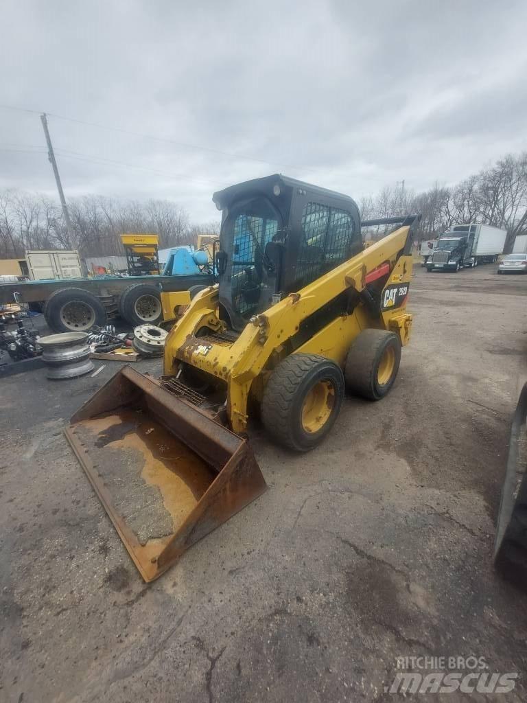 CAT 262D 滑移轉向裝載機